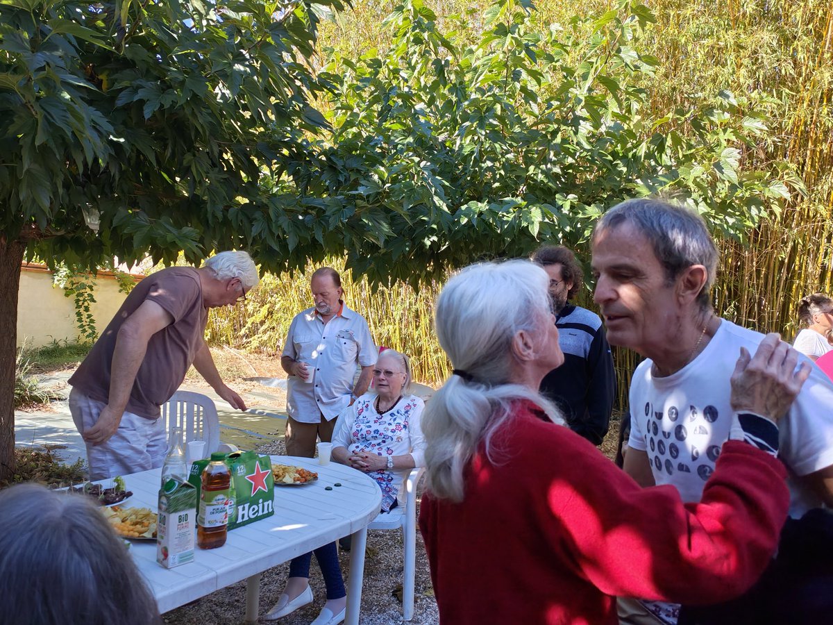 CasalConflent's tweet photo. Avui, al #TallerdeCuina del @CasalConflent farem
festa grossa!
Molts amics i coneguts!... Anuncien un #Kamishibai de postre! 👍👍👍 https://t.co/SzJG5aS3I9