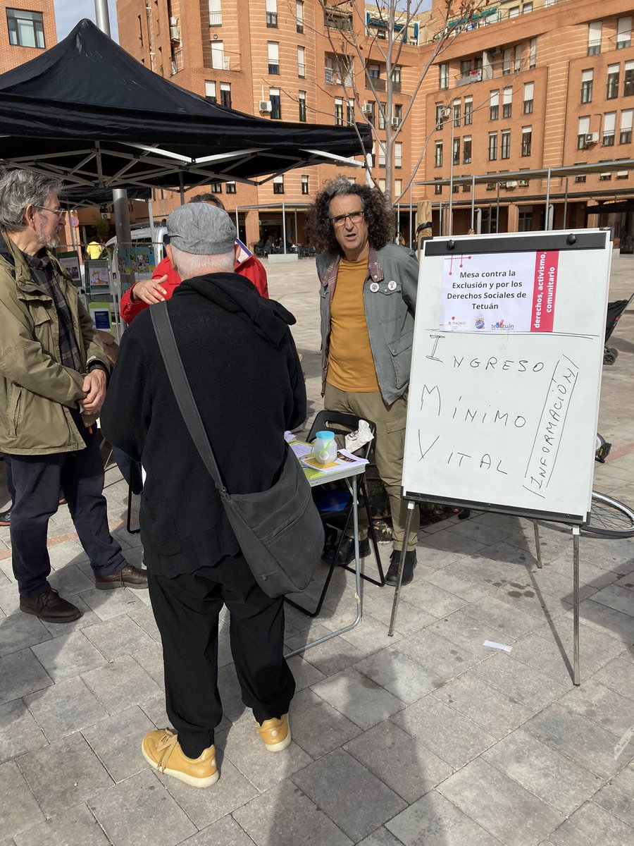 Invisibles Tetuan, y el grupo de Prestaciones Sociales (IMV) estamos en la Feria de Entidades <a href="/PDCTetuan/">Proceso Desarrollo Comunitario Tetuán</a>. Y este año el vecindario está respondiendo. 
¡Hasta las dos!