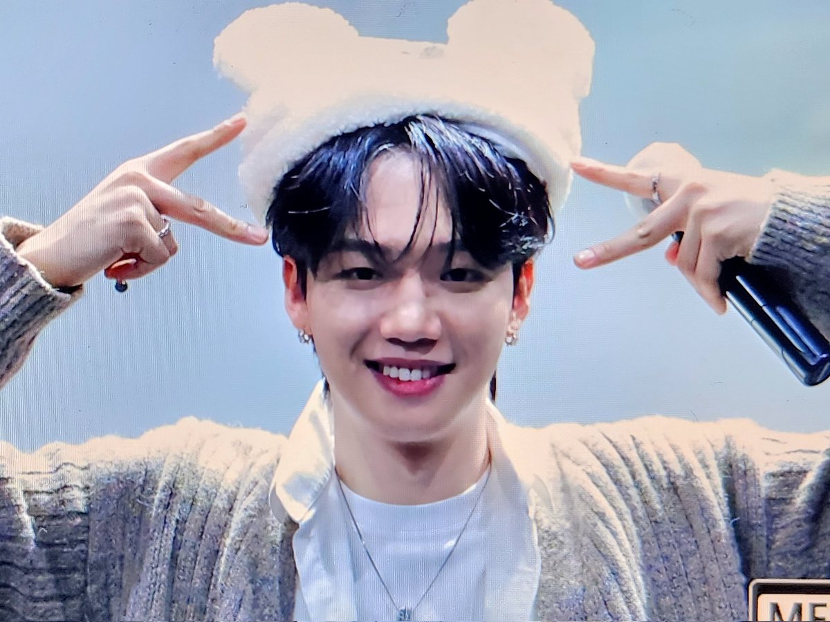 byo1017522's tweet photo. 231021 팬싸인회 #임영민
😉 https://t.co/d1NcV4GMZT