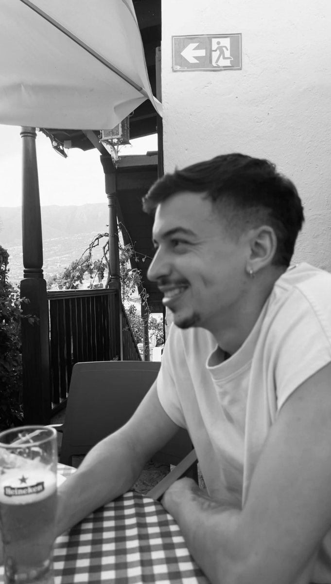 ignoran lo feliz que me hace roberto🧡