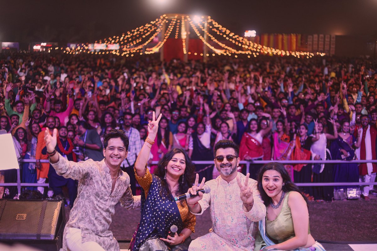 It was absolutely fun to have team #DheemeDheeme in #PYCNavratri2023 ❤️

<a href="/SachinJigarLive/">Sachin-Jigar</a> <a href="/vishalparekhdop/">Vishal Parekh</a> <a href="/NeelPanchal231/">Neel Panchal</a> 🎶🦋