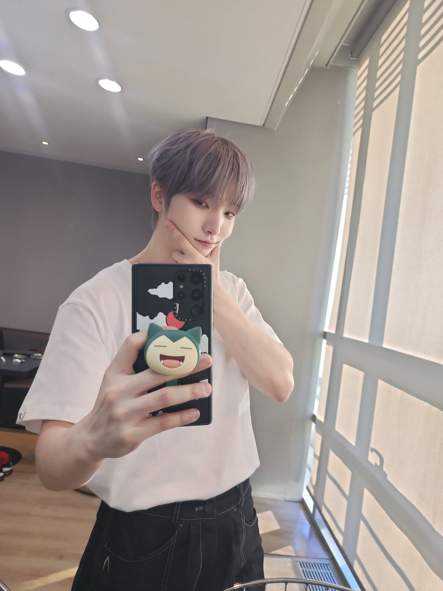 SEOHO_BR's tweet photo. 211023 | BSTAGE | TRAD

Seoho, o mestre de foto no espelho 

#ONEUS #SEOHO #원어스 #서호 https://t.co/YtzyZzp3Qq