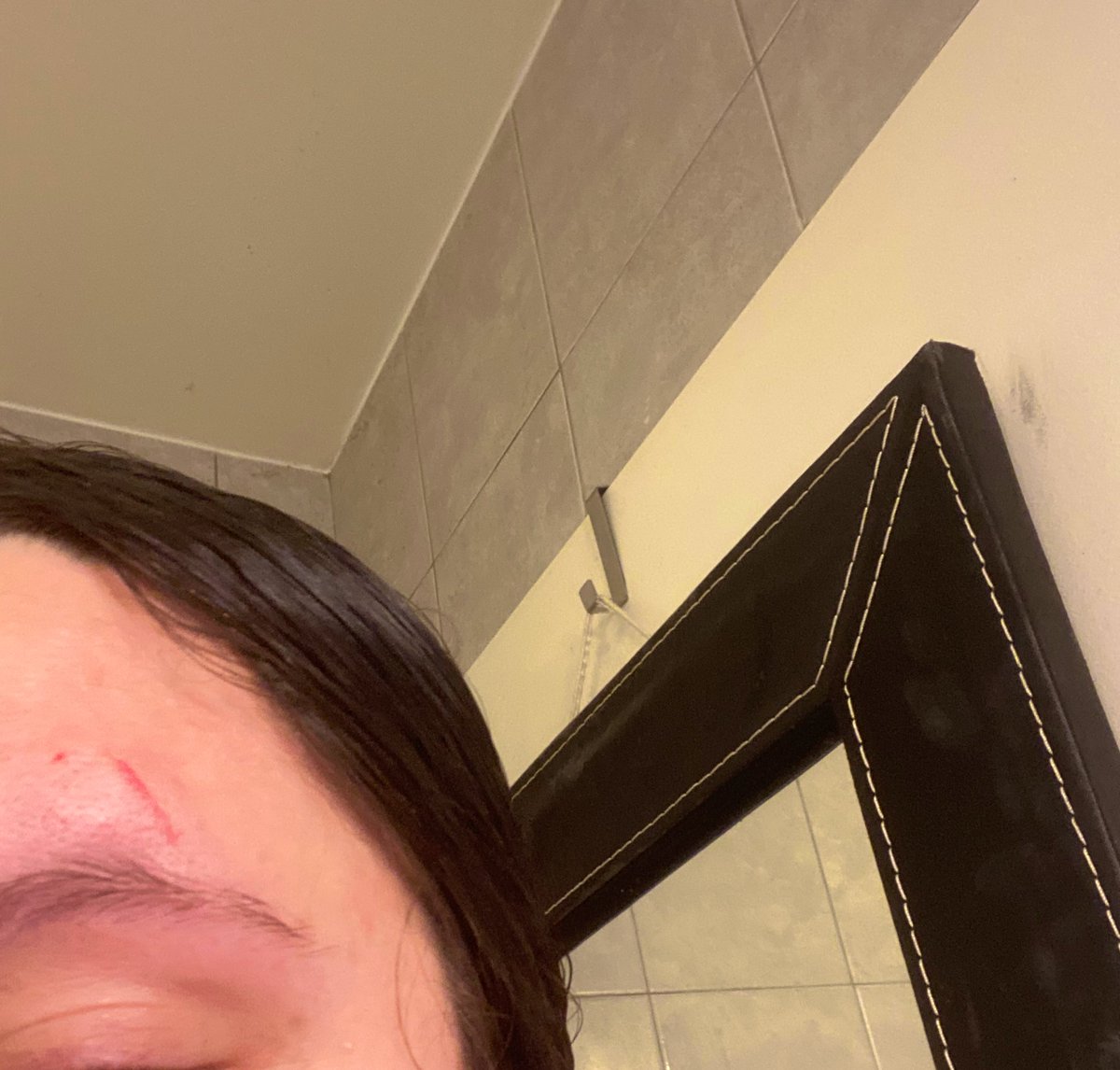 S_andra2618's tweet photo. Quand on vous dit de faire attention avec qui vous faites des enfants. C’est sûrement rien face à tout ce d’autre femmes peuvent endurer mais le pire c’est la violence verbale. Tout ce que tu fini par croire finalement. Je sais même pas pq je poste ça la mdr mais j’ai besoins https://t.co/eIyykNF2t2