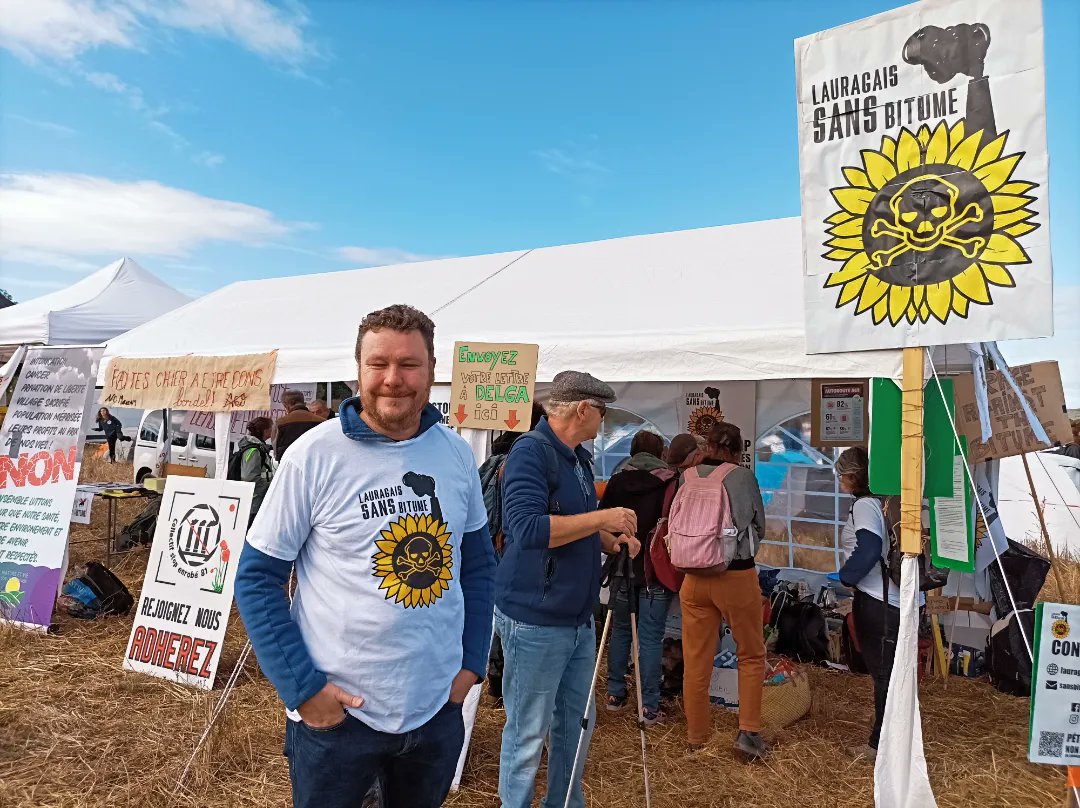 lrgsansbitume's tweet photo. Nous sommes en place à Ramdam sur le Macadam, à Saïx (81), notre stand est en face du chapiteau jaune et rouge.
Nous participons à la marche cet après-midi mais le stand reste ouvert  et nous serons là jusqu'à dimanche, dans la convivialité et la bonne humeur !
#A69 #stopbitume https://t.co/X1jfq8BC5j