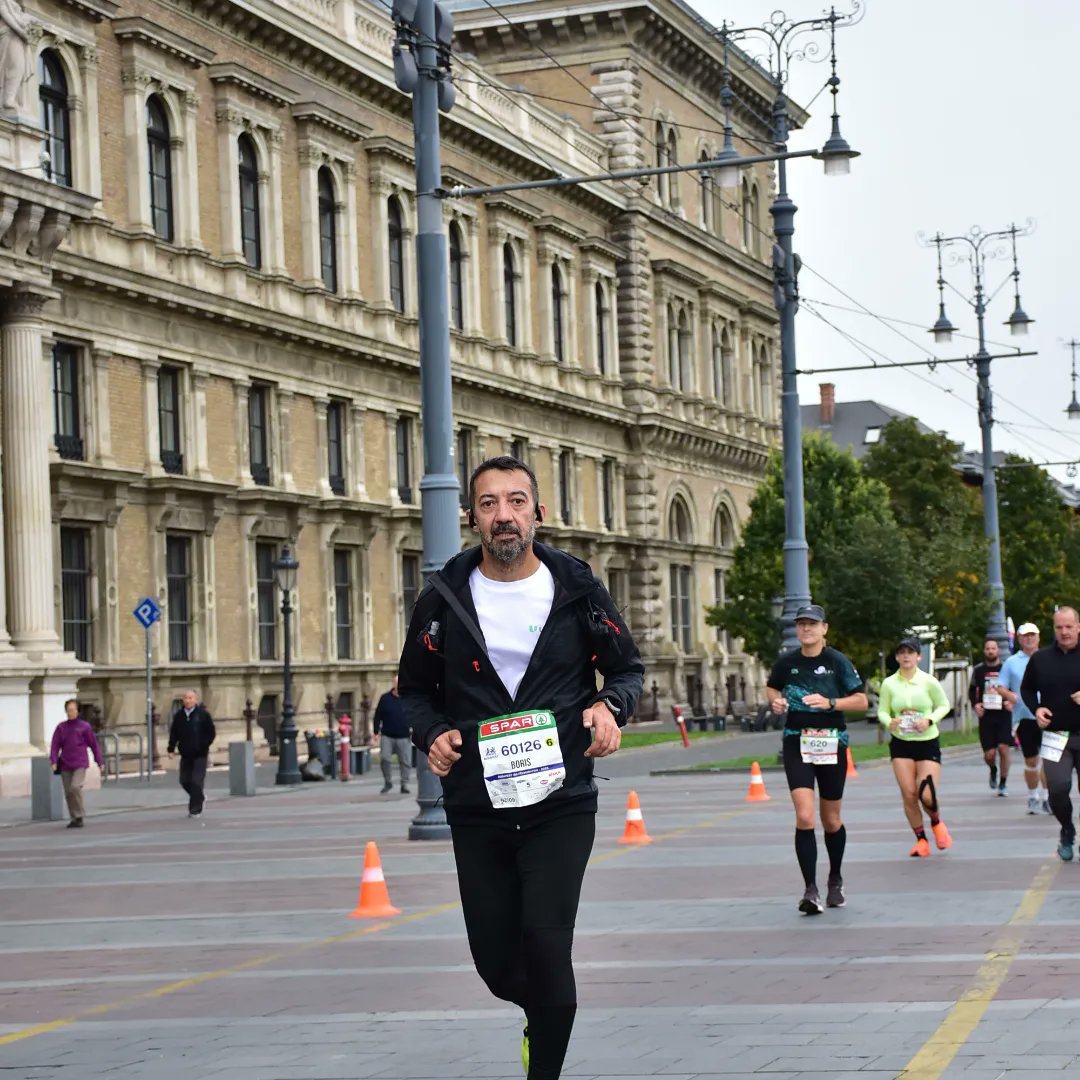 BorisJACROT's tweet photo. What could be better for my 50th birthday than having set the goal of completing the half marathon?  Let's go back for a ride! #ChallengeYourself #WinningCulture @unisys https://t.co/OWOJfhr70U