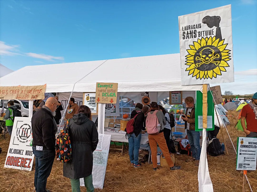 lrgsansbitume's tweet photo. Nous sommes en place à Ramdam sur le Macadam, à Saïx (81), notre stand est en face du chapiteau jaune et rouge.
Nous participons à la marche cet après-midi mais le stand reste ouvert  et nous serons là jusqu'à dimanche, dans la convivialité et la bonne humeur !
#A69 #stopbitume https://t.co/X1jfq8BC5j
