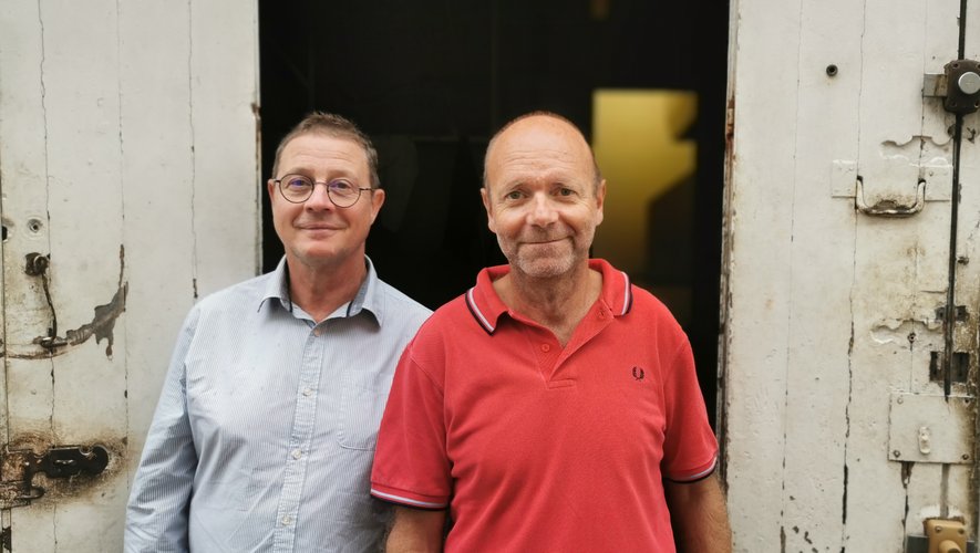 asso_jnaa's tweet photo. Leur bonne humeur matinale😀 qui animait leur local dans la rue des charretiers va nous manquer. Bonne retraite Serge !  #agen #commerces 
https://t.co/Rg7LzcmR4n https://t.co/HEA662amQx