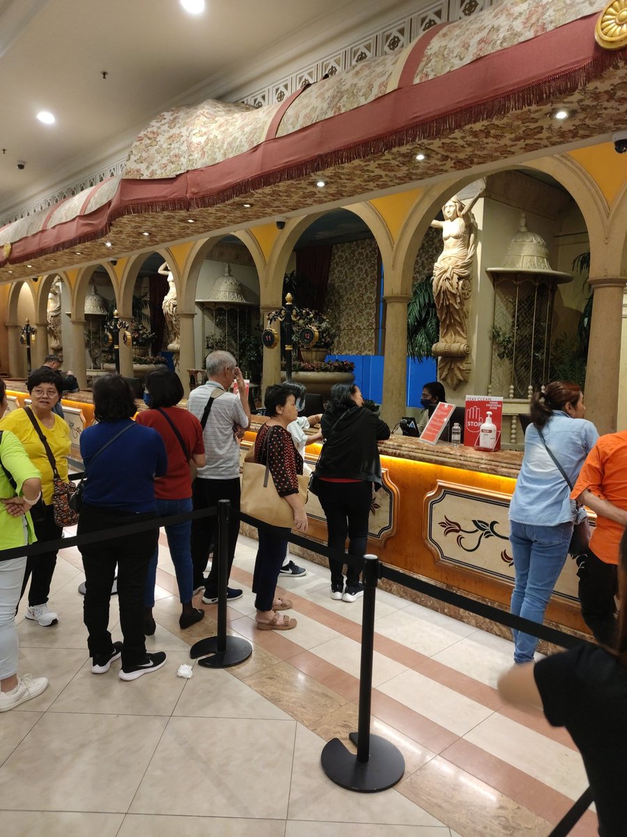 danielctw's tweet photo. @RW_Genting why la all the rooms can be N/A when booking already been done. So many people are queueing for this issue. #noroom https://t.co/DxUBHlsId6