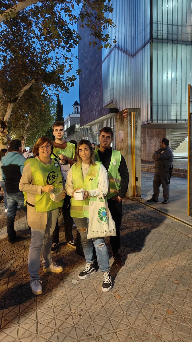 CSIFAndalucia's tweet photo. 🟢 Sabes que cuentas con CSIF para luchar por tus derechos y para acompañarte en los pasos importantes en tu carrera profesional.
Acude a nuestras sedes o secciones sindicales para lo que necesites. #CSIFPorTiContigo https://t.co/Y8eHSZ2Xzi