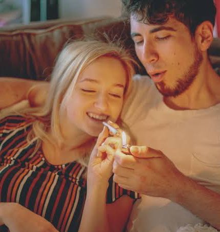 酒 vs 大麻

どちらがいいですか？