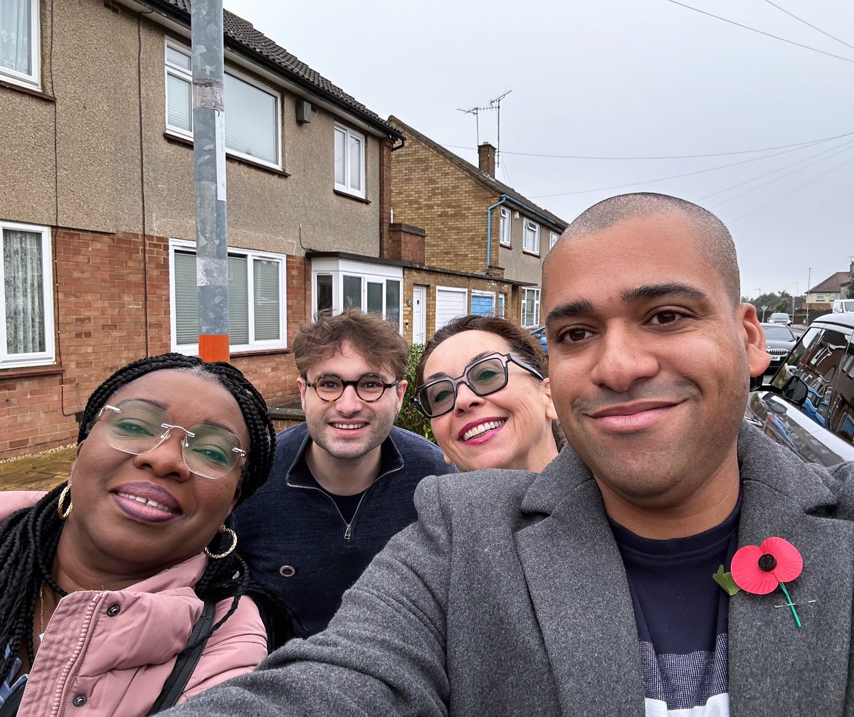 Great to be out in Headlands, #Northampton this morning with Cllr’s @SamRumens, Cllr Lizzie Bowen & Mobola delivering letters to residents on behalf of @Michael_Ellis1 MP. 🙌😀 @Conservatives @npton_cons