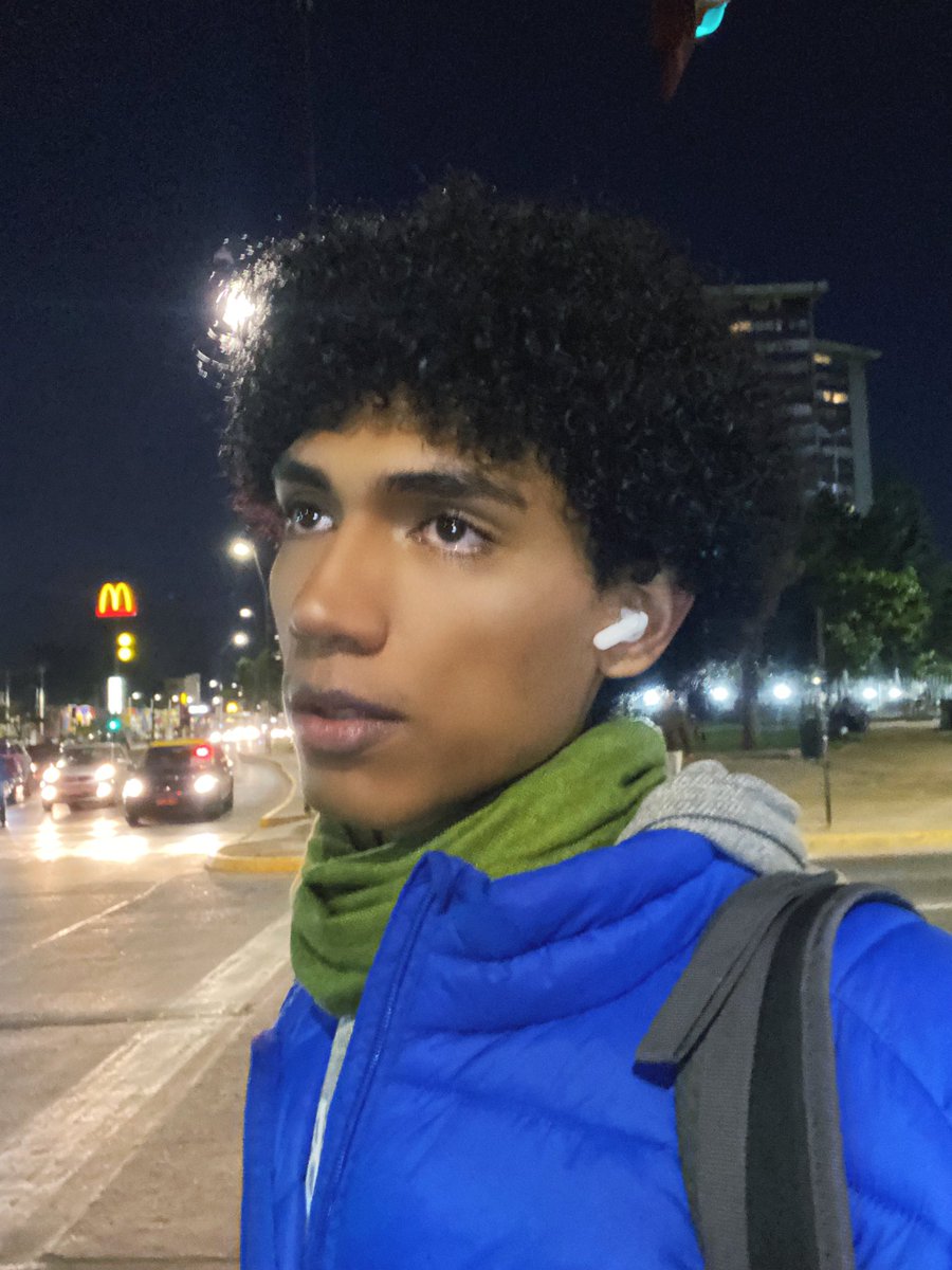 risanok's tweet photo. Tú AFROdita en la city✨🫶🏽🧑🏾‍🦱 https://t.co/ltK2movnlr