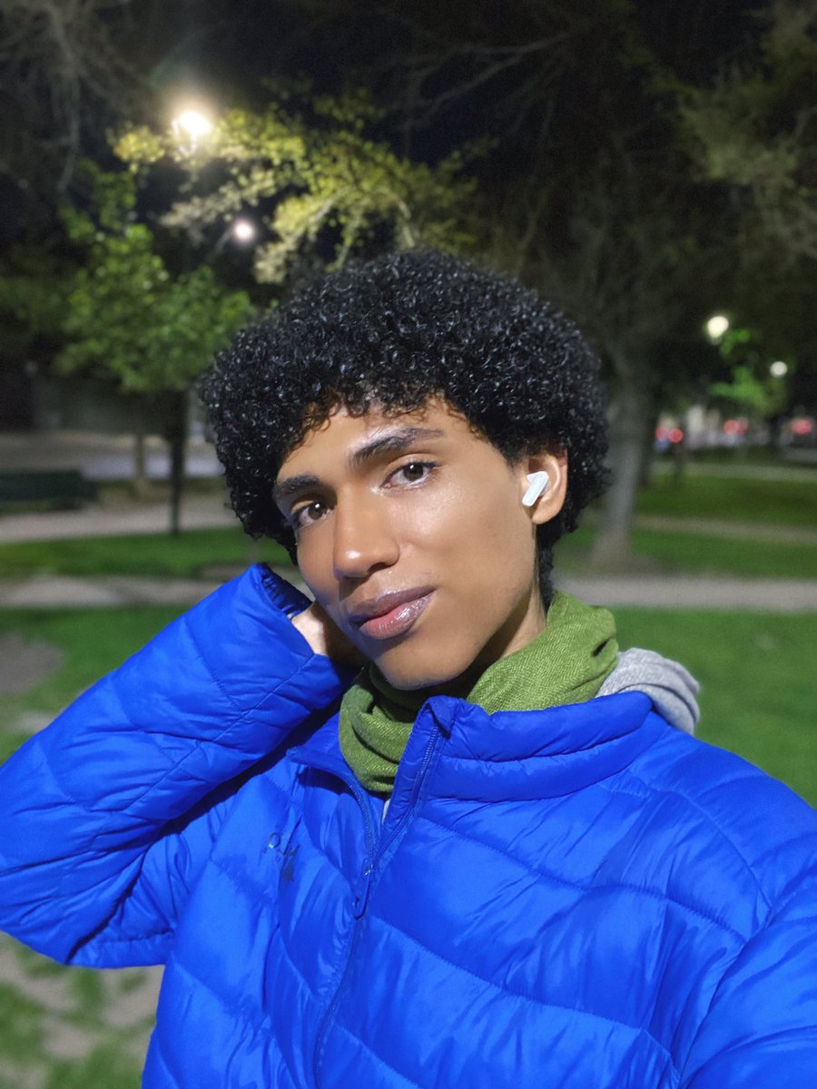 risanok's tweet photo. Tú AFROdita en la city✨🫶🏽🧑🏾‍🦱 https://t.co/ltK2movnlr