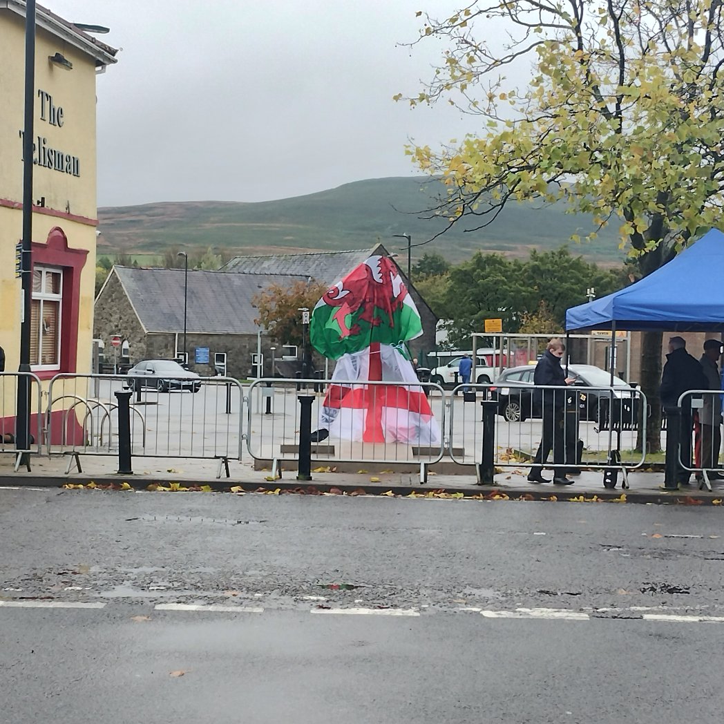VSDawson's tweet photo. Delighted to be in Brynmawr today for the Roy Francis statue unveiling! #RugbyLeague #BlackHist https://t.co/1iEnRblNxX