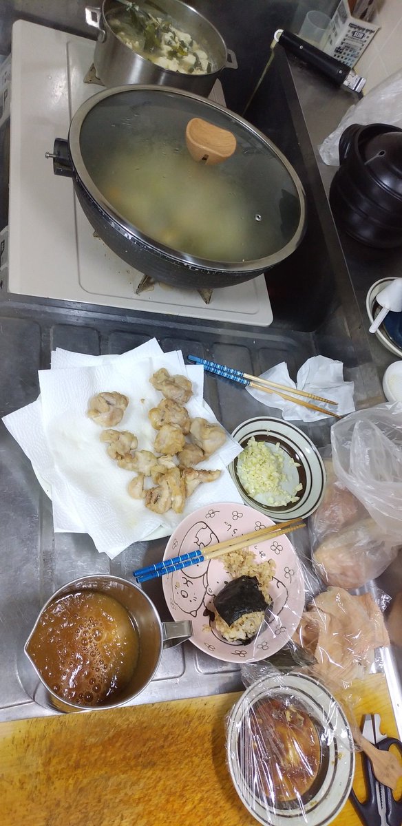 clover43204026's tweet photo. 昨日64.6㎏　今日65.1㎏
500g増量

朝　なし

昼　りんご、バ���ナ、チーズ

夜　鶏唐揚げ、野菜ジュース、ニラと豆腐と卵のすまし汁

#産後ダイエット https://t.co/Yyg2AJBm25