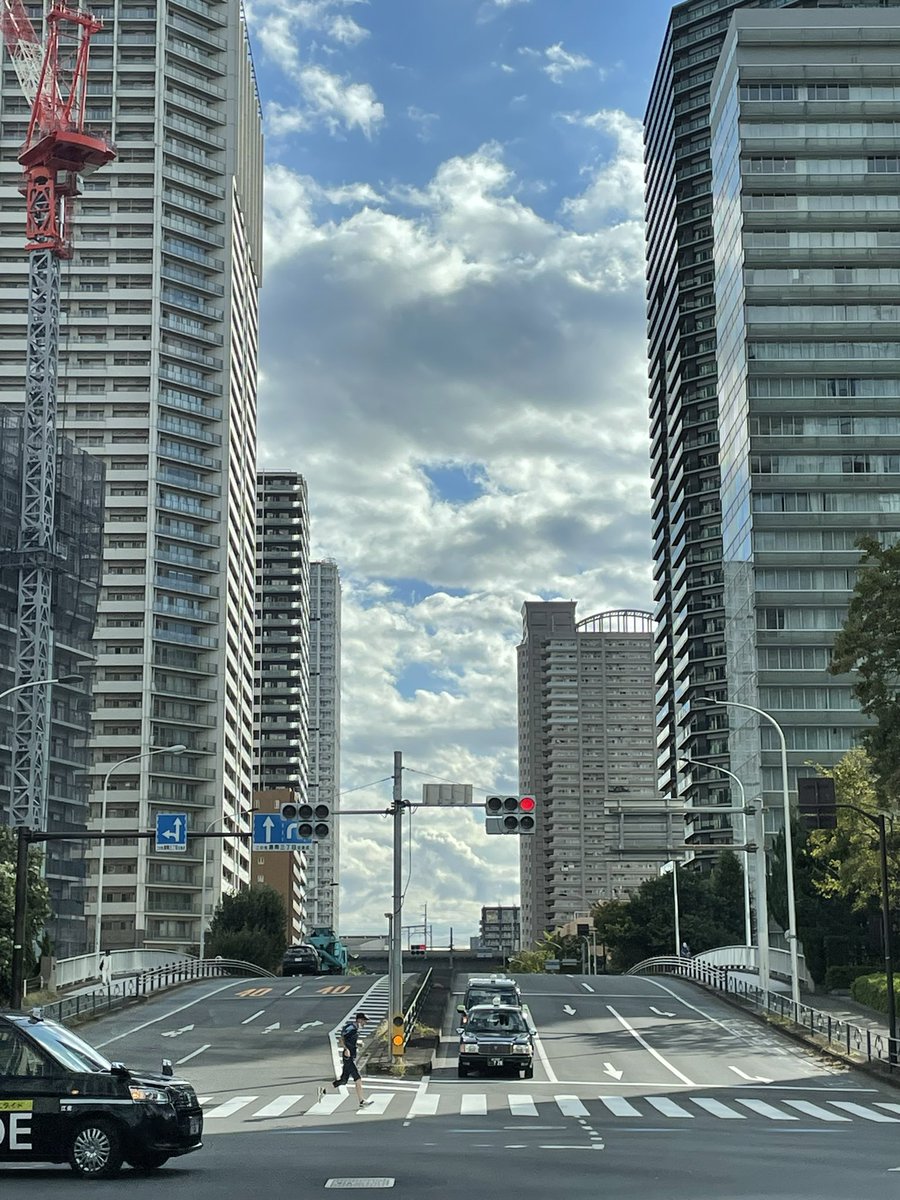 4acein52's tweet photo. いやー
今日の雲☁️
カッコよかったーーーーード https://t.co/19TMRbAD3W