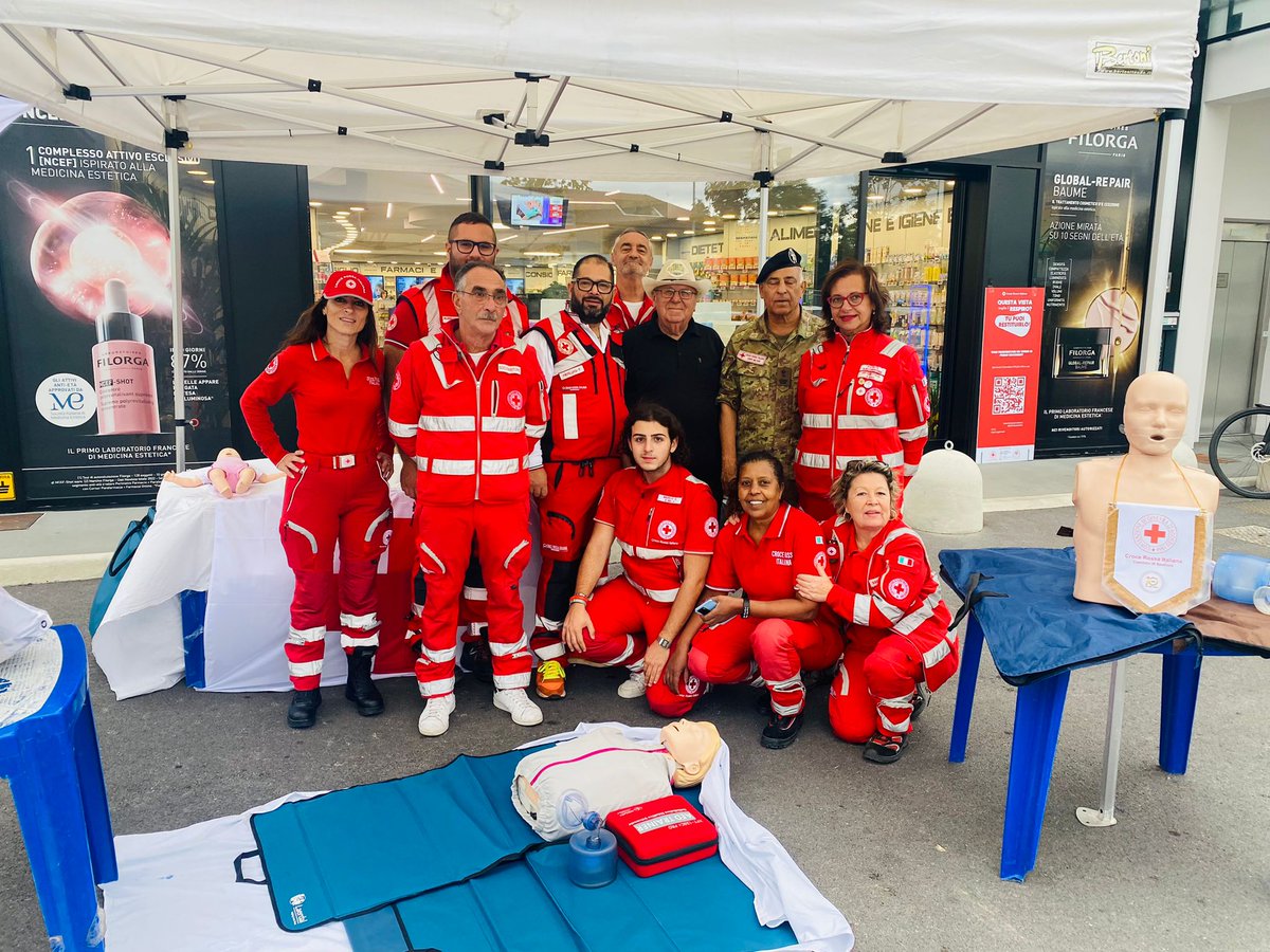 Crispoltore's tweet photo. E' fondamentale che chiunque assista a un arresto cardiaco effettui subito le manovre salvavita, come la rianimazione cardiopolmonare (RCP). Le nostre mani fanno la differenza tra la vita e la morte.
#CRIspoltore #worldrestartaheartday #GiovaniCRIspoltore #UnItaliaCheAiuta https://t.co/gwoLrxyODk