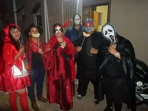 SandraMbongo1's tweet image. @Count_Pushkin
#LiveWithColour