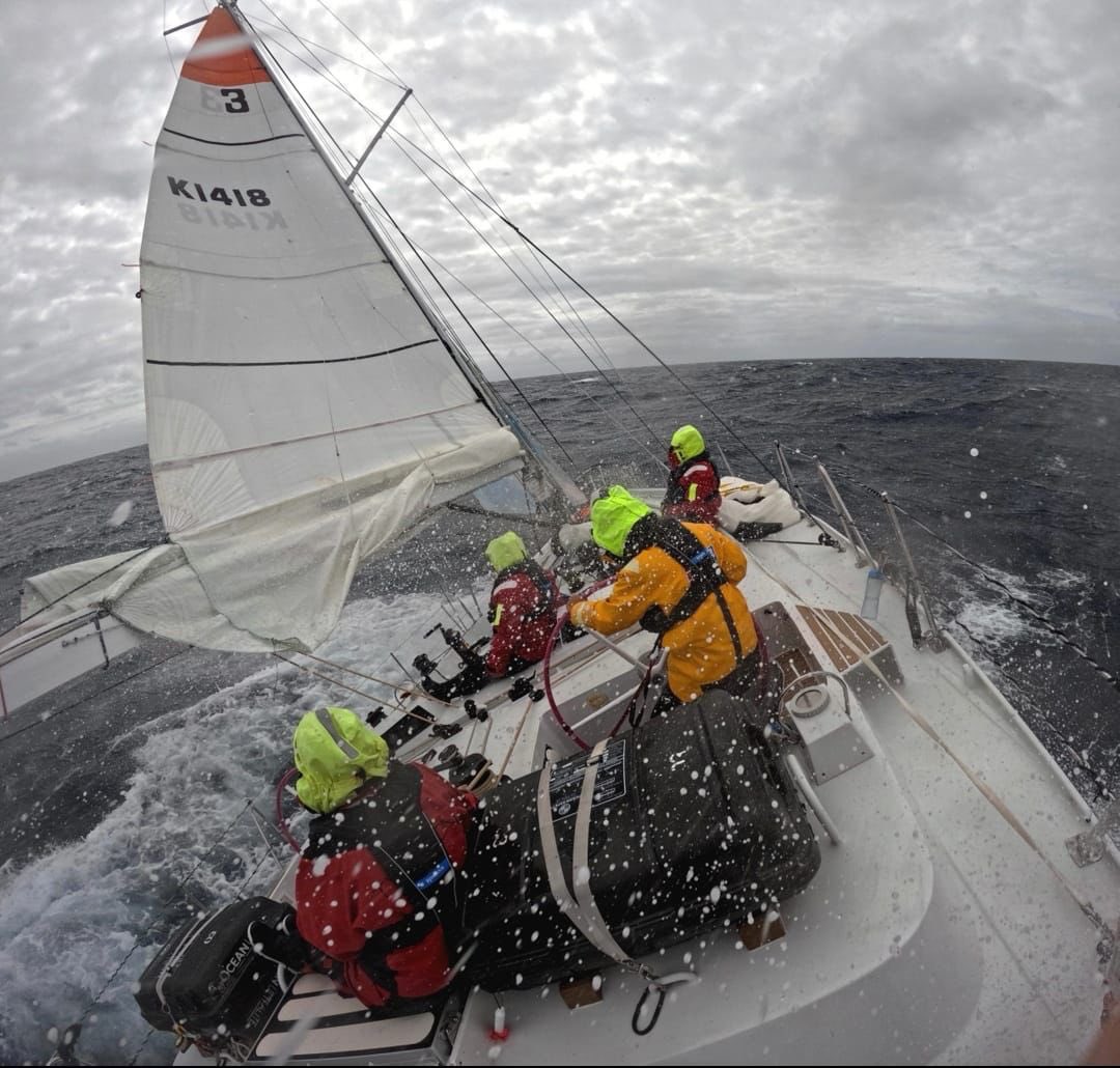 etziketzi's tweet photo. The intrepid crew of Maiden crosses the finish line in one hour after having the hell kicked out of them for the past 24 hours! This is determination. https://t.co/oQEDiyFd2r
