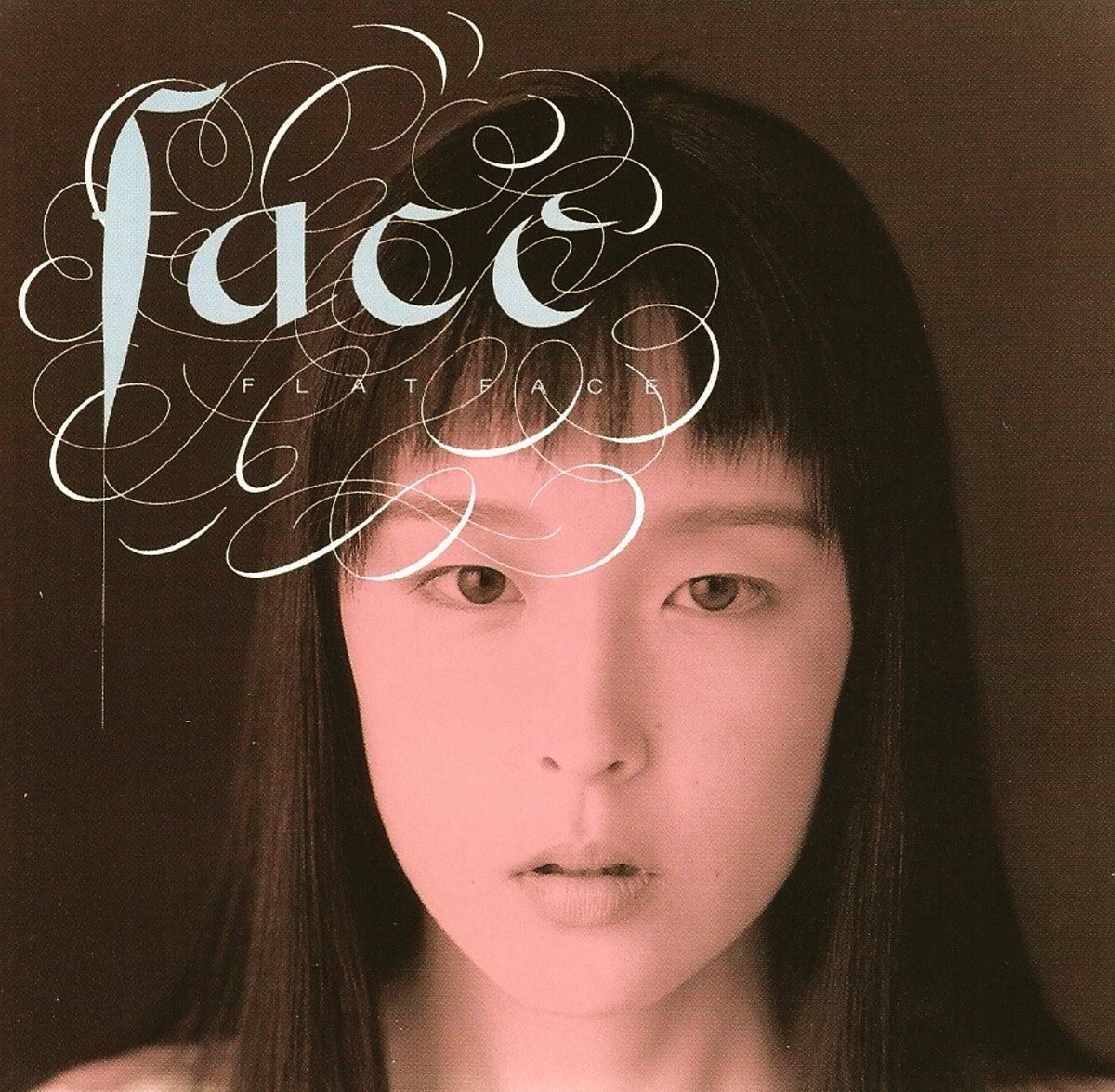 f_fvc1's tweet photo. FLAT FACE＊Face 1986

武末充敏(ex-葡萄畑)夫婦2人組フラットフェイスによる、初期MIDI多重録音ポップスの名作。エンジニアに重藤兄弟(DATE OF BIRTH)、共同プロデュースに藤井丈司を迎えて製作。欧州のエスプリを効かせたNWな歌世界を展開。冒頭は80s牧歌エレポップの名曲として語り継がれる。 https://t.co/XiFrZCzkw1