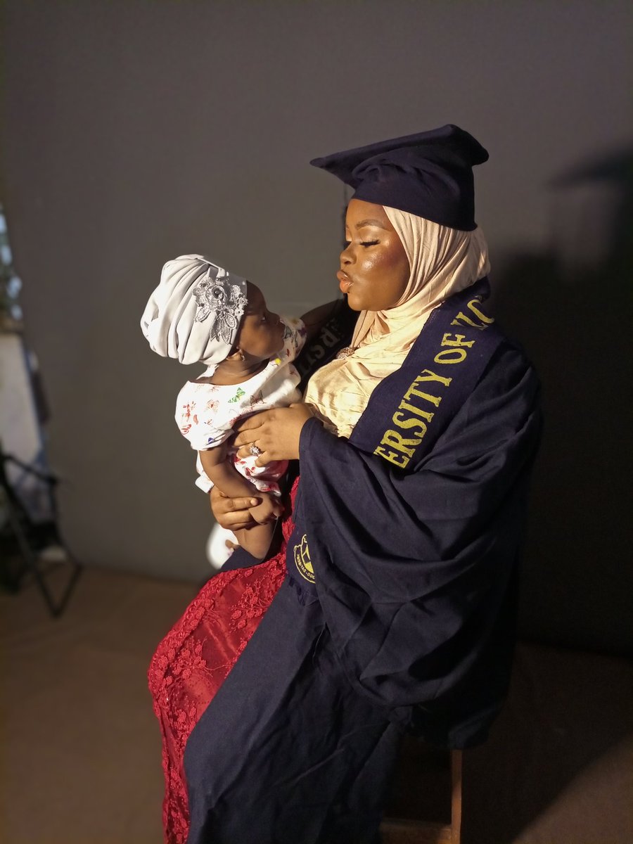 FandaQueen_'s tweet image. Sneak peak🤩.

#unilorinconvocation 
#classof2021