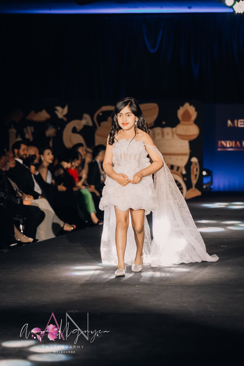 EventsMeilleur's tweet photo. Design by @ivantran1908
Captured By 📸: @anna.nguyenphotography

Experience the magic of #IFWA2023, where the worlds of fashion, culture, and creativity collide.

#MeilleurEvents #ifwa #ifwa2023 #fashion #indianfashion #fashionaustralia #fashiondesigners #melbournefashion https://t.co/Z7j3zDUYRa