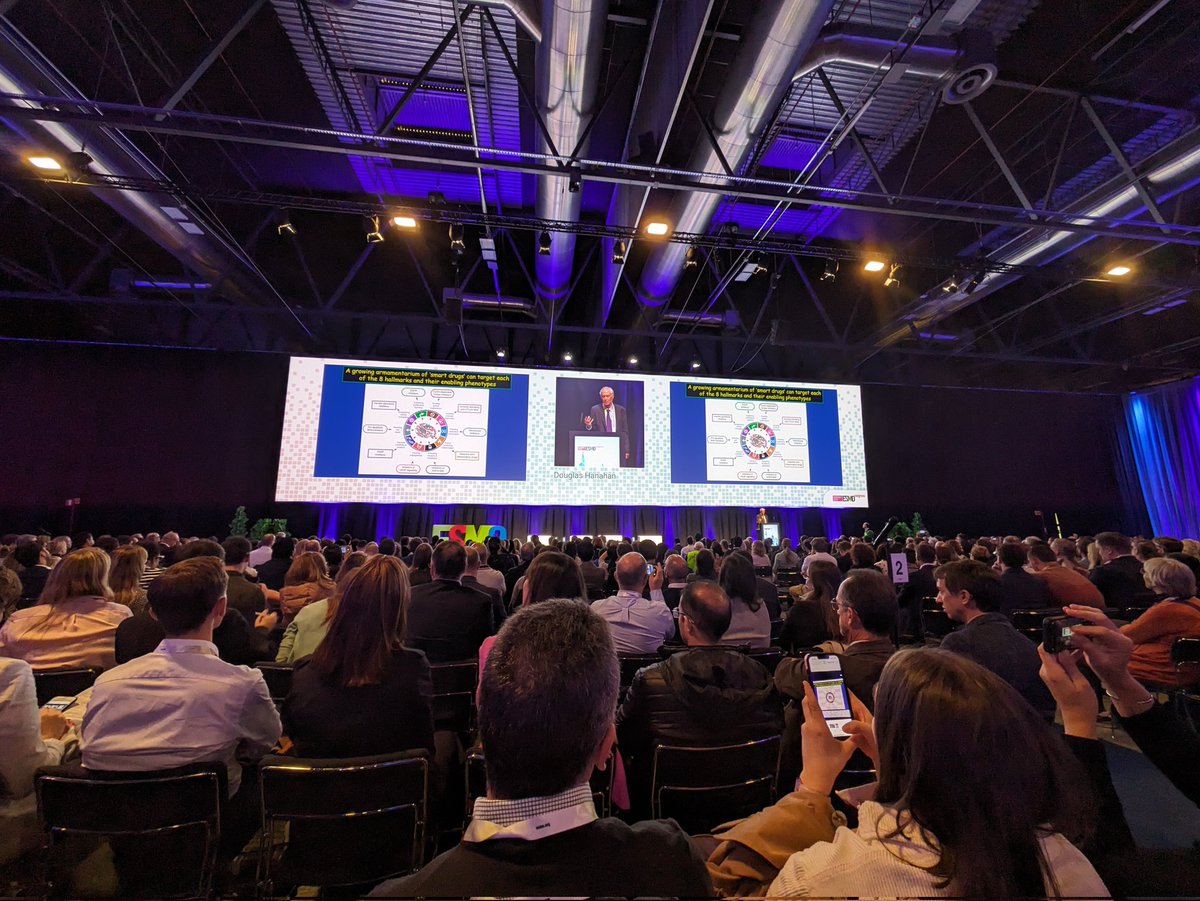 nic_wicki's tweet photo. Excellent @myESMO #ESMO23 Keynote from Dr. Douglas Hanahan on the hallmarks of cancer and the future of cancer treatment - combos, layers, sequences 🔑 https://t.co/dhJSeRBSq4