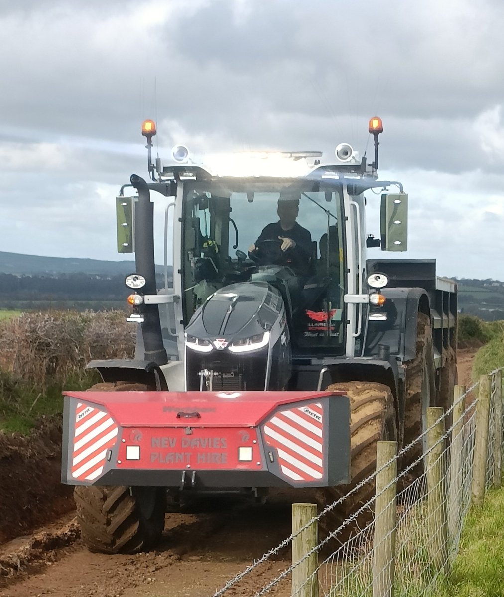 nevdavies4's tweet photo. In their working close today 😁
@MF_EAME 
@BroughanTrailer 
#westisbest
#evenonaSaturday 🫣😩 https://t.co/WI6SV5osC8