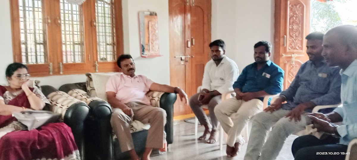 venubrsrsp's tweet image. #Pebbair #BSP Team with @VandhanBSP sir..💐💐