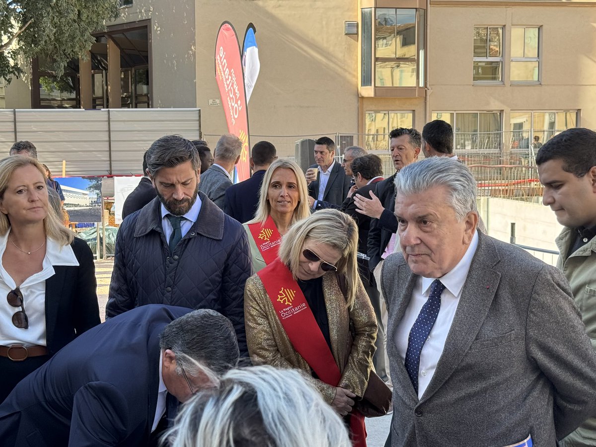 Je suis présente ce matin à #Nimes pour la pose de la première pierre de ce beau projet du palais des Congrès …Merci à <a href="/CDelapierre/">Cédric Delapierre</a> et <a href="/JohanaMaurel/">Johana Maurel Conseillère Régionale</a> , conseillers régionaux du Groupe <a href="/RN_Occitanie/">Rassemblement National Occitanie</a> pour leur présence