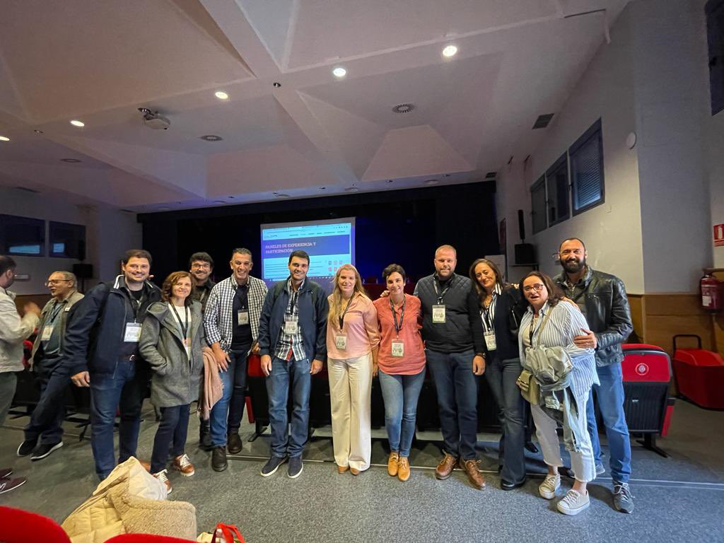 saa_feye's tweet photo. Nos unimos a compañeros de FEyE y otros profesores de Religion de Albacete, en el "I Encuentro de Profesores de Religión" de CLM. #Escucha #ColegiosFEyE https://t.co/bIpvfTWuEy