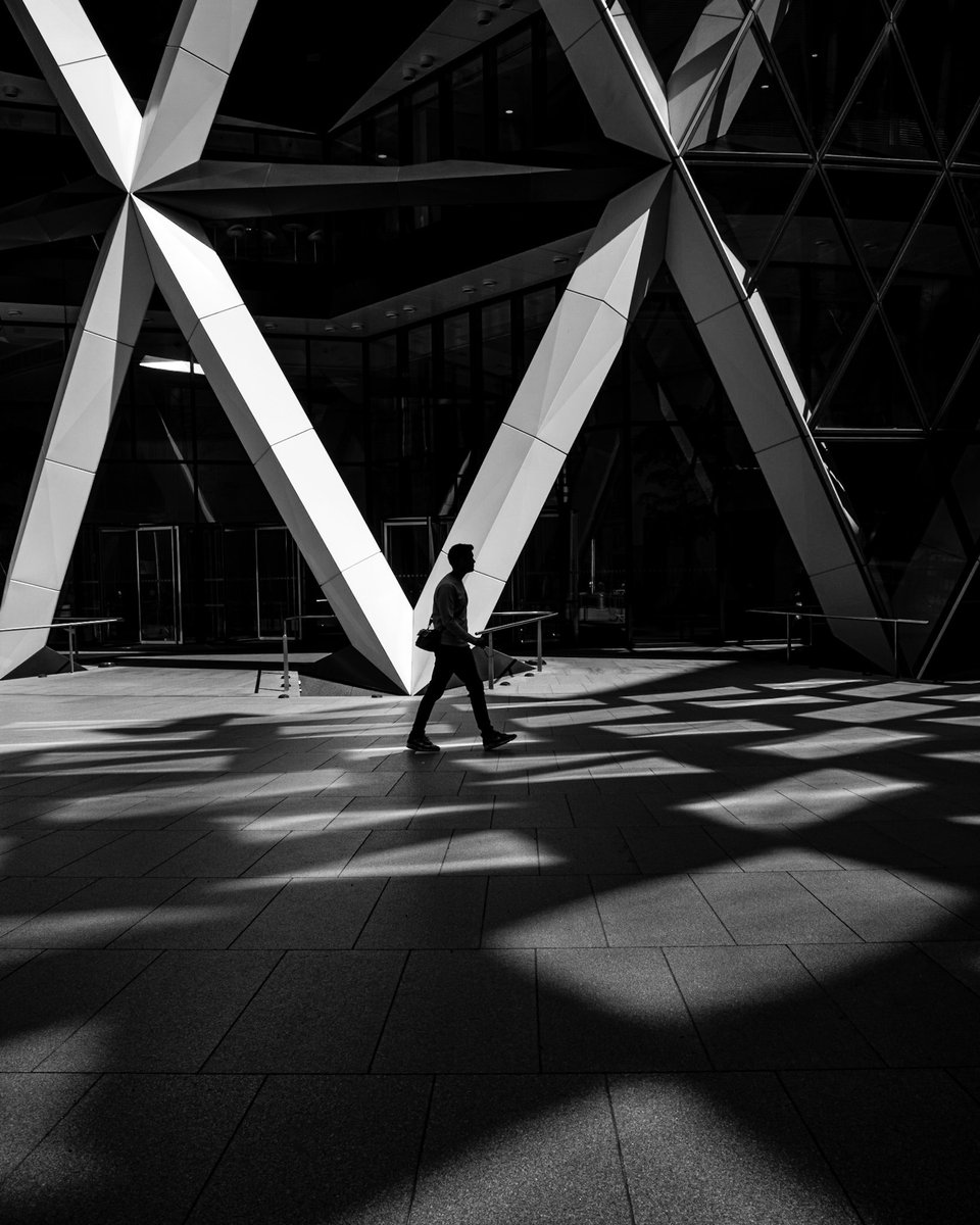 fat_is_here's tweet photo. London 2023

#london #londonstreetphotography
#streetphotography #blackandwhite #blackandwhitephotography #blackandwhitephoto #fineart #fineartstreetphotography https://t.co/4iagjUbODe