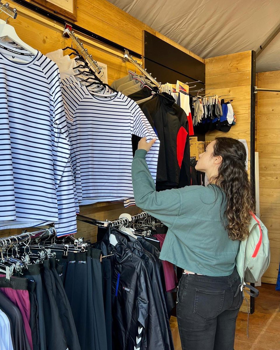 On vous attend aujourd’hui jusqu’à 18h sur le village du #RuninLyon place Bellecour, sur le stand <a href="/Au_VieuxCampeur/">Au Vieux Campeur</a> 🙌

Vous y retrouverez une bonne partie de nos permanents pour vous équiper pour demain ! 

On vous attend sous le soleil, vous venez ? ☝️

#CoureurDuDimanche