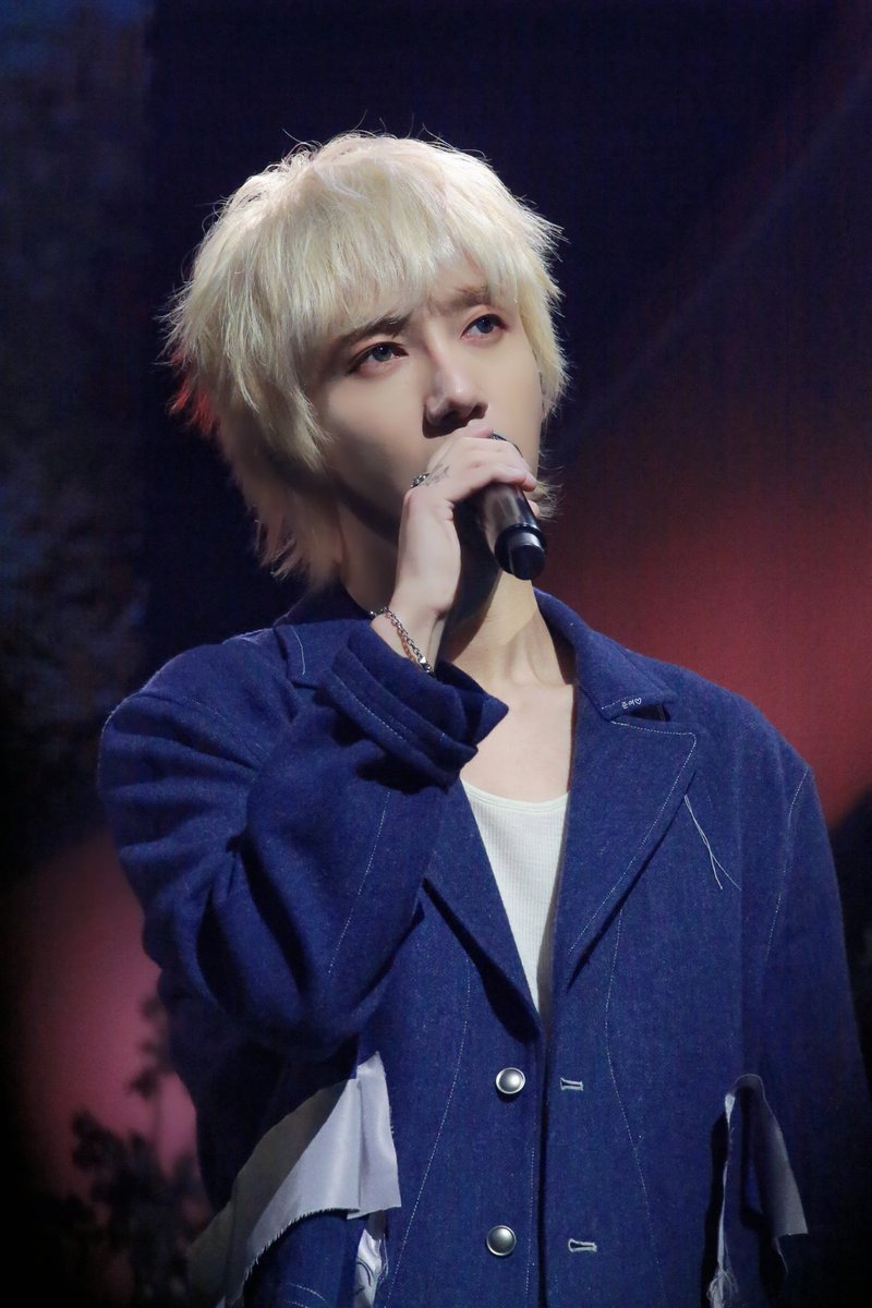 lovelyje89's tweet photo. 오빠 너무 잘생겼어😍😍💙💙 #예성 #yesung https://t.co/UZdpCrRJon