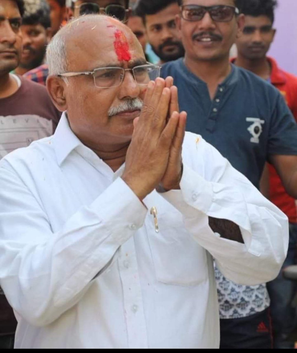 DewdeMohan's tweet photo. बैतूल से माननीय हेमन्त भैय्या जी को विधायक प्रत्याशी घोषित होने पर हार्दिक बधाई एवं शुभकामनाएं💐💐 https://t.co/dgDk4JEsNQ