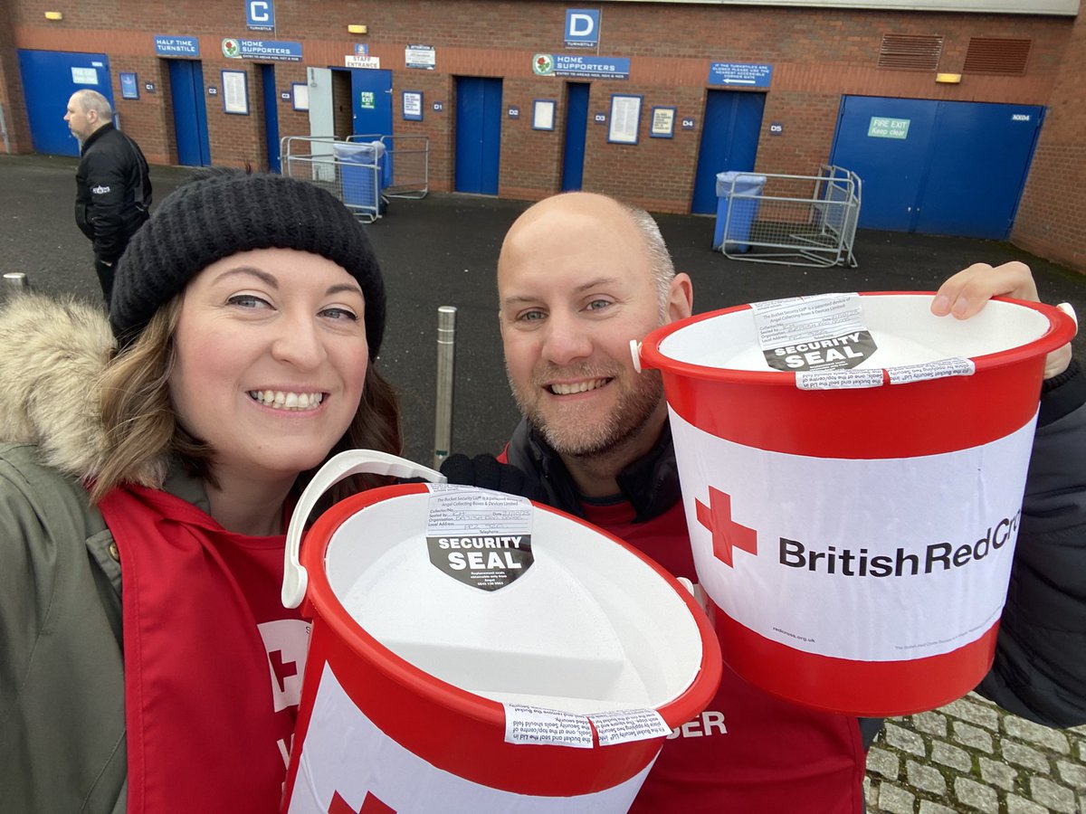 #TeamRedCross ready to go for our <a href="/EFL/">EFL</a> collection today <a href="/Rovers/">Blackburn Rovers</a> - come say hello 👋