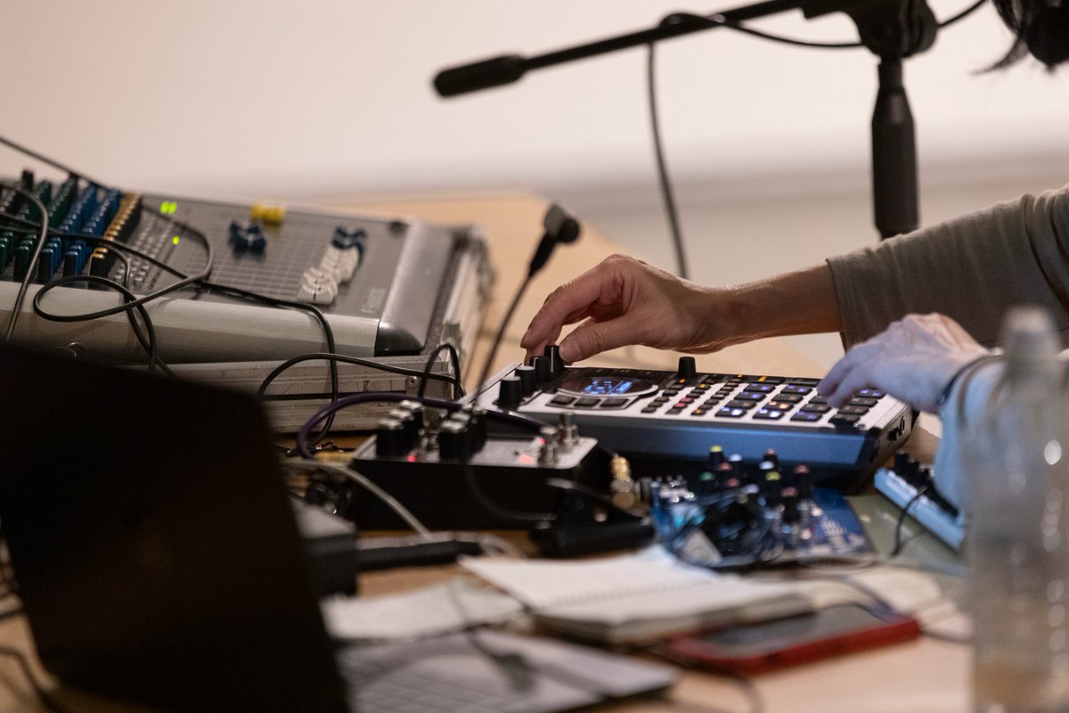 Evolving Soundscapes vol.3 | Phew 

La #performance di ieri, è stata una combinazione di software e hardware unita a voci profetiche e visionarie, dove la #musica si è riappropriata del proprio valore rituale.
<a href="/MAOtorino/">MAO To</a>