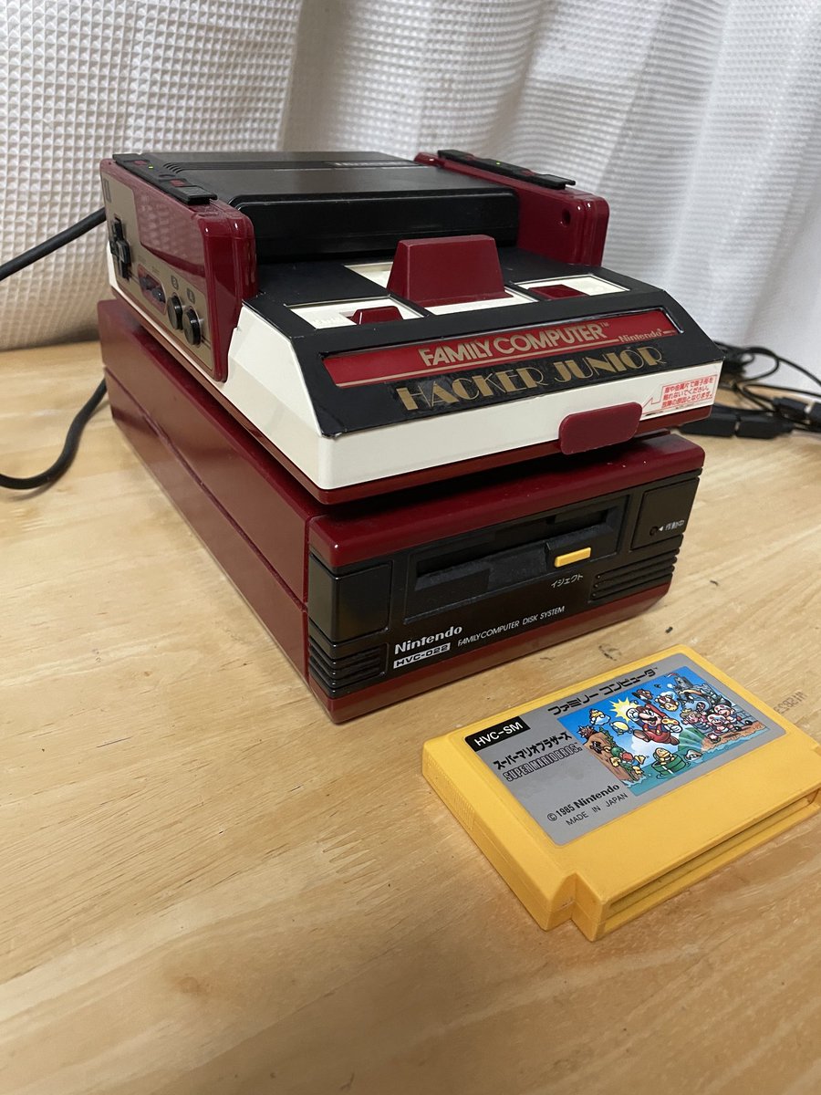 nomiya0502's tweet photo. HACKER JUNIOR
#famicom https://t.co/6BkF0KAUcn