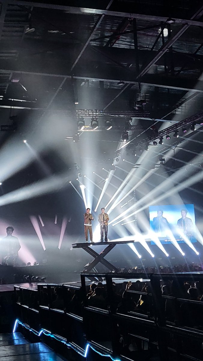 คิดถึงเหมือนกันนะ
#TheKristElementsConcertD1