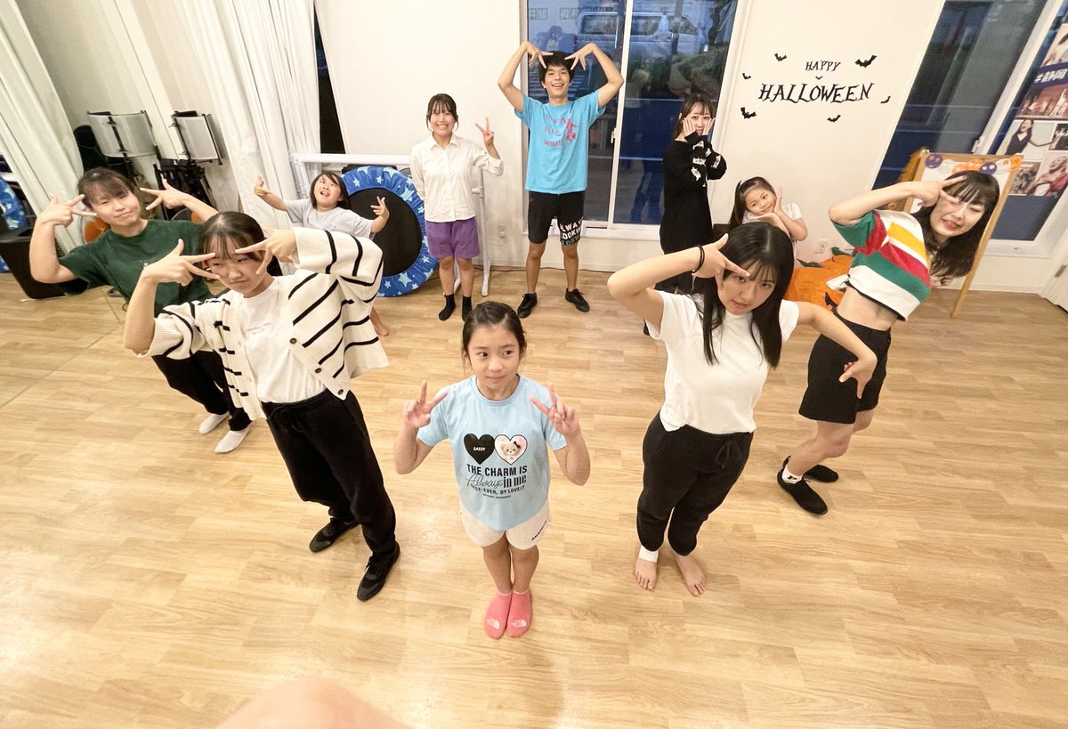 TomoeTakada's tweet photo. 本日も都内で #リトプリ 稽古!
からの、静岡 @TPS_musical にて #FameJr の稽古でした!
台詞の一言ずつ、動きの一つずつに、心を乗せていく作業✨
心が動いたとき、空気が変わる。
ミュージカルって楽しいなぁ🥰 https://t.co/egObuqqiH2