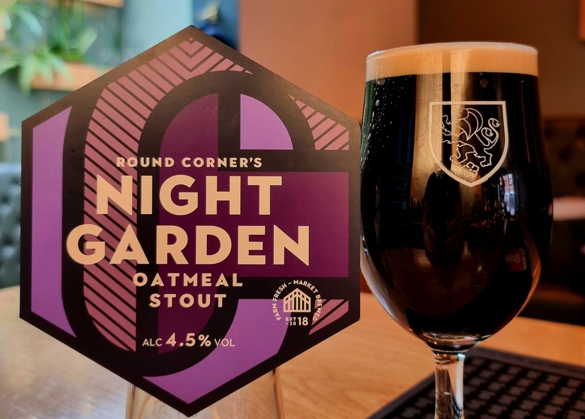 Melton's finest continue to outdo themselves. Escape from the chilly weather with this lovely little warmer. Now pouring: Round Corner - Night Garden; 4.5% Oatmeal Stout