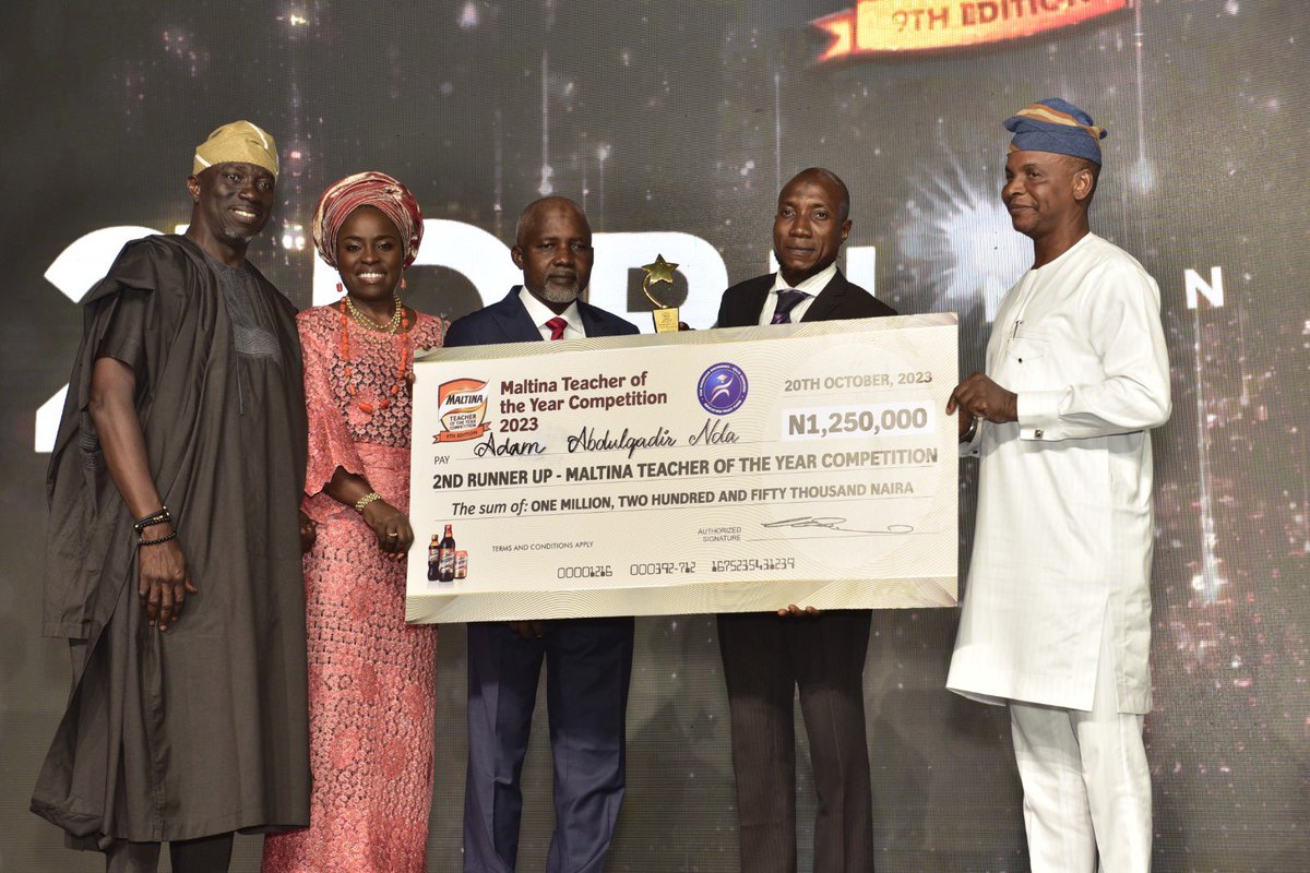 The second runner-up for the 2023 Maltina Teacher of the Year competition, Adam Abdulqadir Nda, from Niger State! 

Congratulations once again. 

#MTOTY #MaltinaTeacheroftheYear2023 #WeareNB  #NigerianBreweries  #WinningwithNigeria