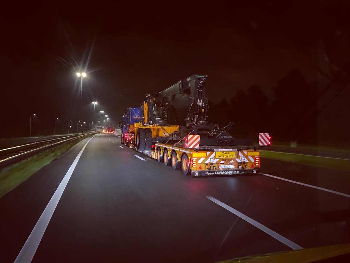 BelgoPilotsBE's tweet photo. Long, wide, high and heavy, we transported it again throughout Europe.

🇳🇱🇧🇪🇱🇺🇫🇷🇩🇪

#uitzonderlijkvervoer #uitzonderlijktransport #convoiexceptionnel #transportexceptionnel #exceptionaltransport #abnormalload #schwertransport

✉️ pilots@belgopilots.be
🌐 https://t.co/xTDY7FIZud https://t.co/MBvTSW3olM