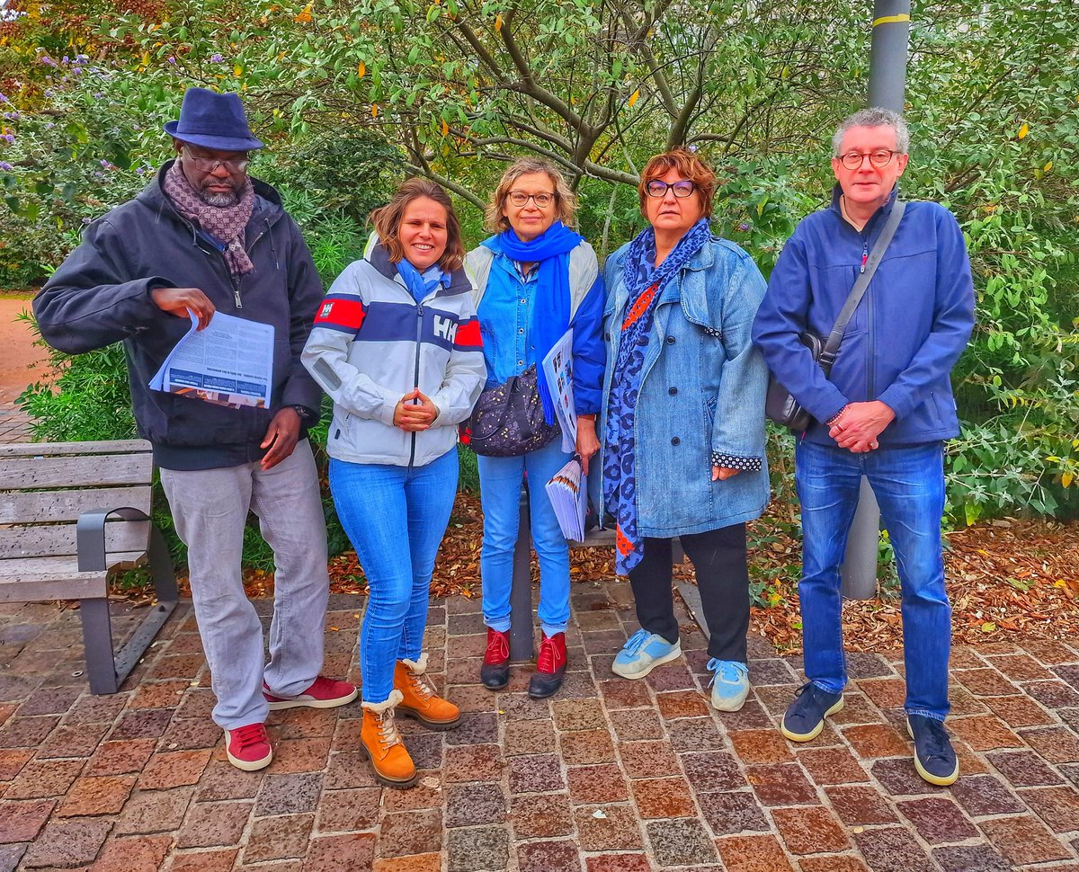 En direct ce matin avec les Catoviens pour partager le bilan de notre dynamique députée @MarieLebec78 ! Super accueil et discussions fructueuses. #ChangementEnMarche #EngagementCitoyen