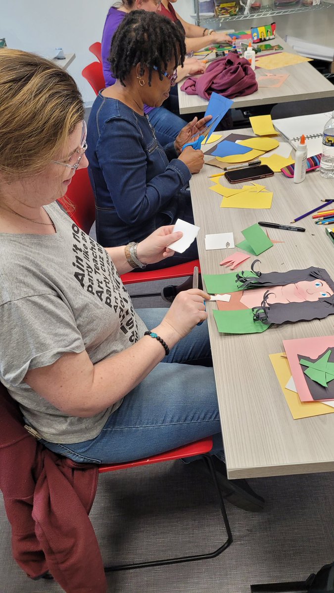 Thank you <a href="/Mrsmithsartroo1/">MrSmithsArtRoom4Kids</a> for presenting for Region 2 #maea2023! The possibilities are endless with paper bag puppets! Each puppet is so unique &amp; has its own personality!  <a href="/creativalliance/">Creative Alliance</a> <a href="/sfisherBCPS/">Sherri Fisher</a> <a href="/RTwentey/">Ryan Twentey</a>