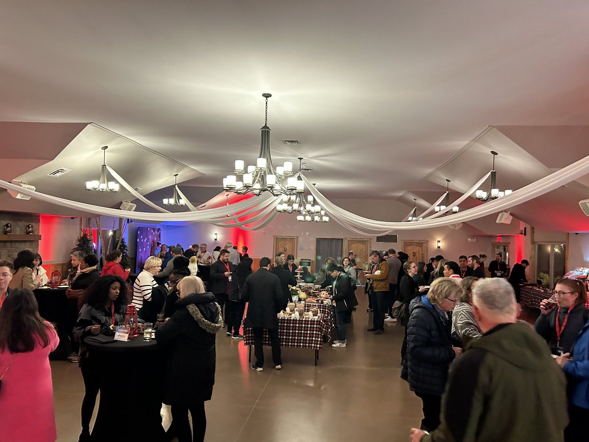 Back in England after 5 days in Ottawa for <a href="/CIMVHR_ICRSMV/">CIMVHR | ICRSMV</a> Forum 2023! To be able to present, network and celebrate the work we do <a href="/ARU_VFi/">Anglia Ruskin VFi</a> on an international level is a real privilege! #ARUProud <a href="/AngliaRuskin/">ARU</a> <a href="/FHEMS_ARU/">Anglia Ruskin FHEMS</a>