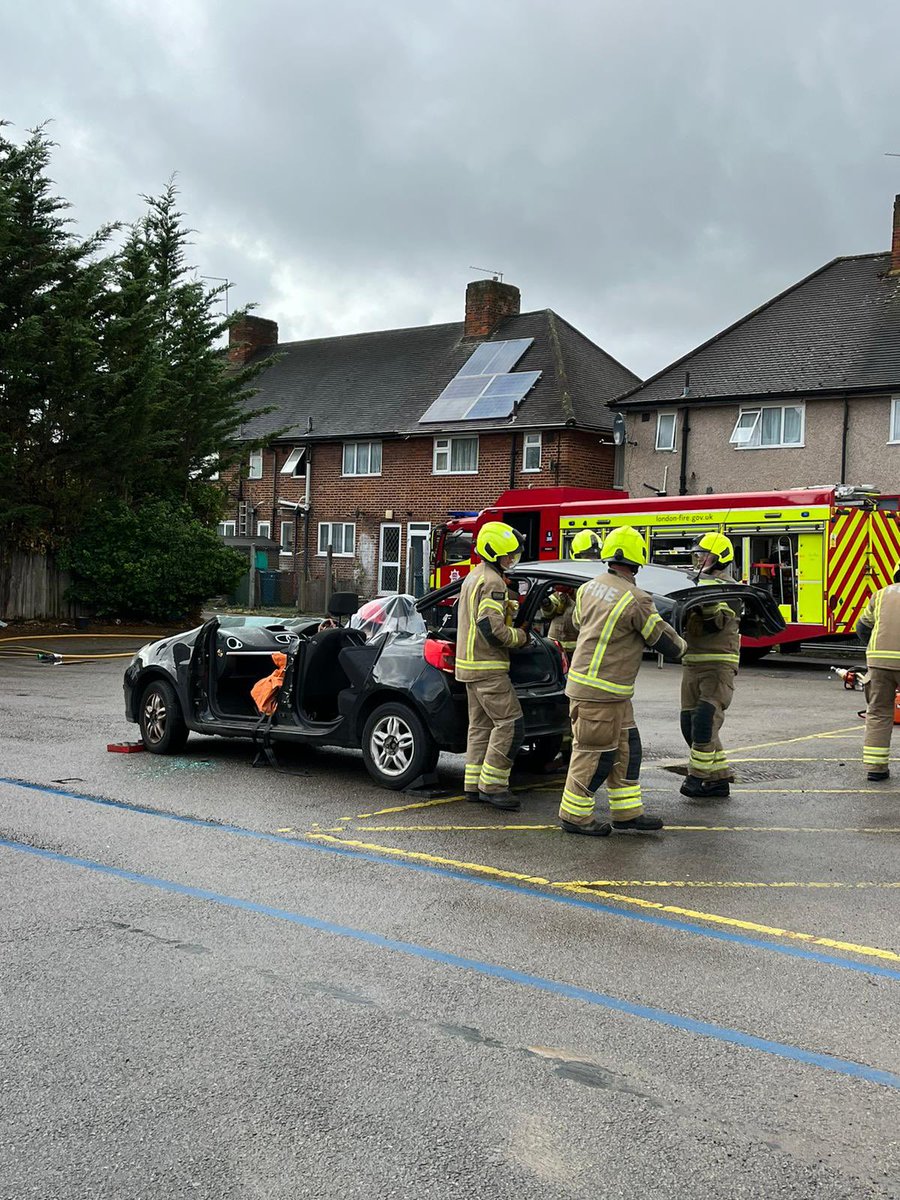 LFBHarrow's tweet photo. Huge thanks to our colleagues from Wembley and Hayes fire stations for coming over to show off your specialist skills
and appliances, it’s very much appreciated @LFB_Brent #G306 #G403 https://t.co/XgZnvNqd4i