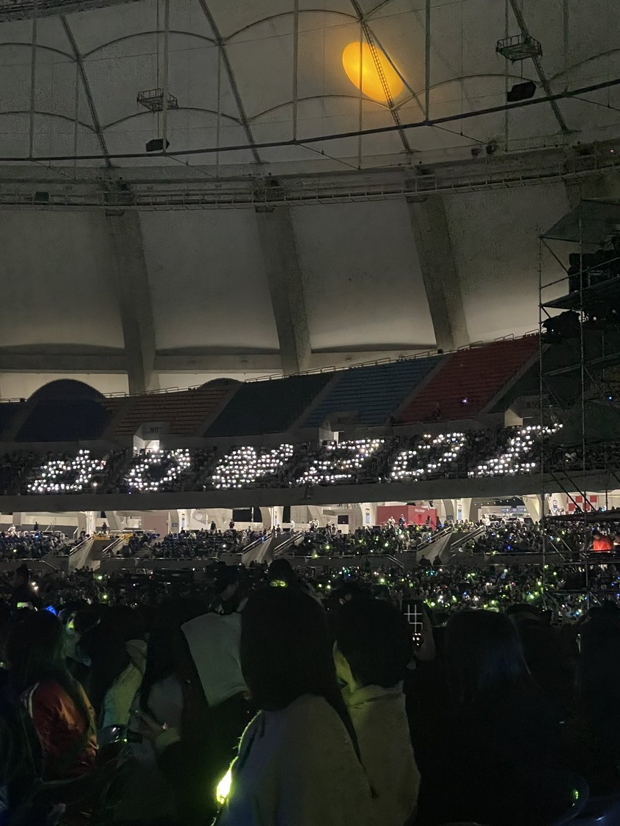 ouoeon's tweet photo. 하이라이트 팬들 존나멋있다.....
우리도 나중에..... https://t.co/DnpgCRhV1z