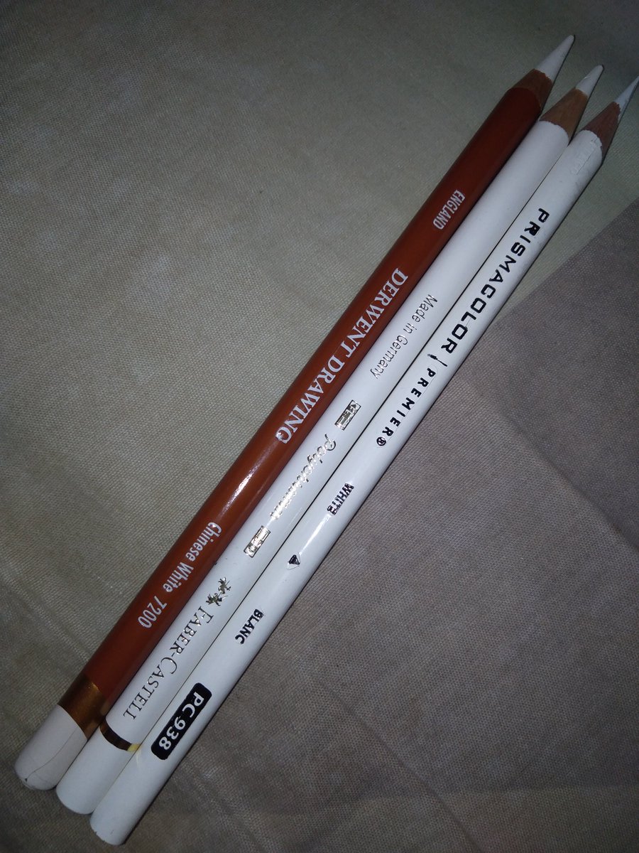 AndyAwoo_Arts's tweet photo. Plus white and black pencils from Prismacolor Premier, Faber-Castell Polychromos, and Derwent Drawing.

I gave one Polychromos to my younger sister to use, I hope she using the pencil well. https://t.co/mWL8S82i6M