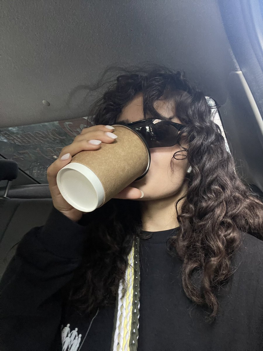 mashafalkk's tweet photo. 🍸я в маркетинге🥵 https://t.co/HNKVipexks
